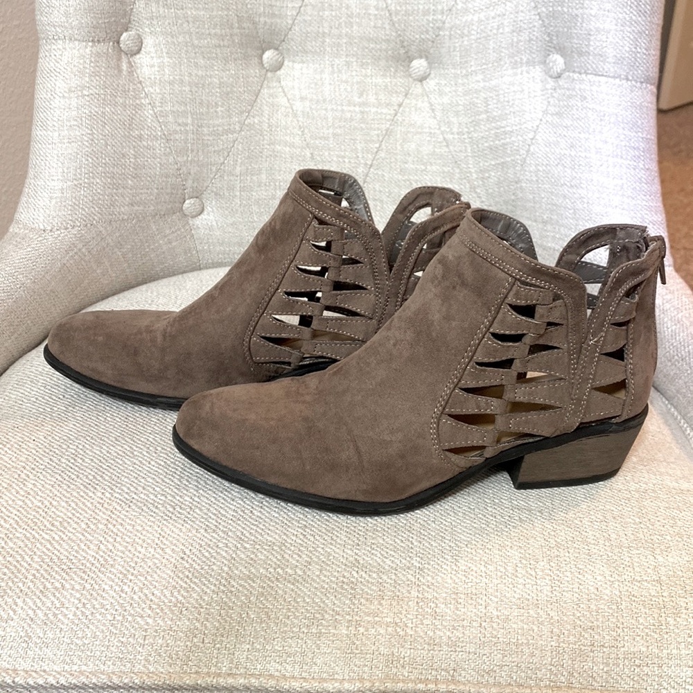 Adorable Ankle Boots!
